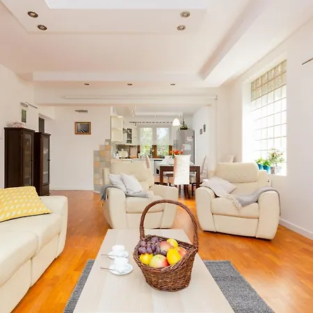 House Cinema Experience Warsaw By Renters 3*